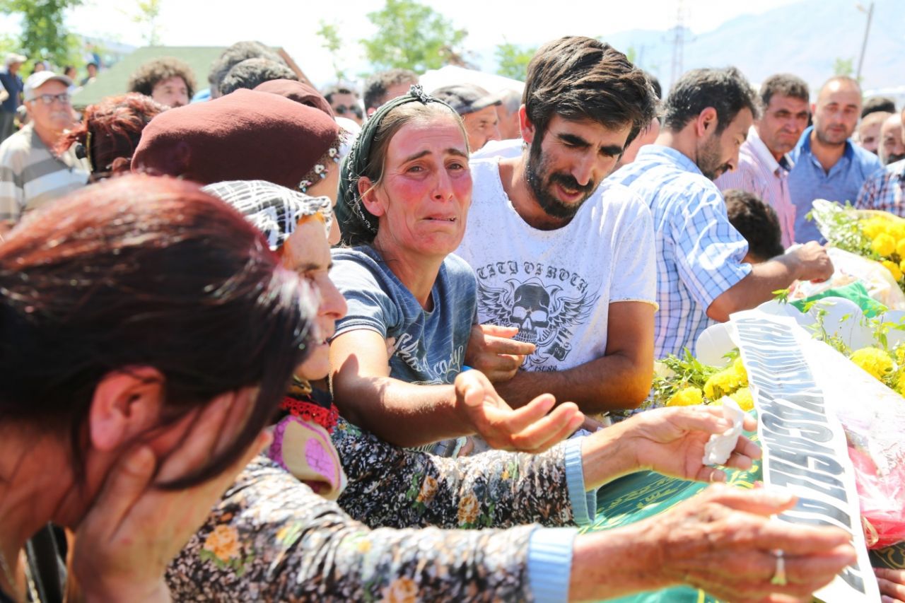 Ayaz ve Nupelda gözyaşları ile uğurlandı! 2