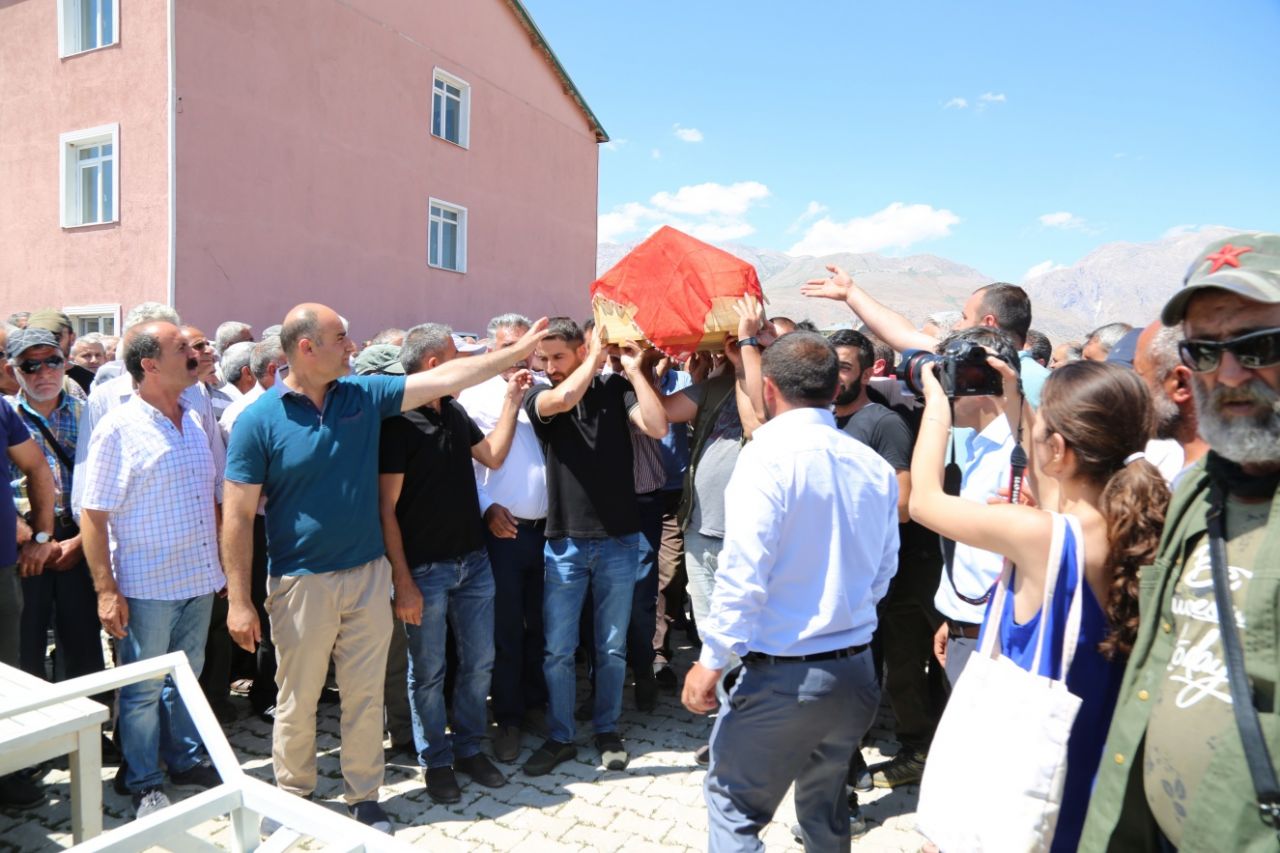 Ayaz ve Nupelda gözyaşları ile uğurlandı! 6