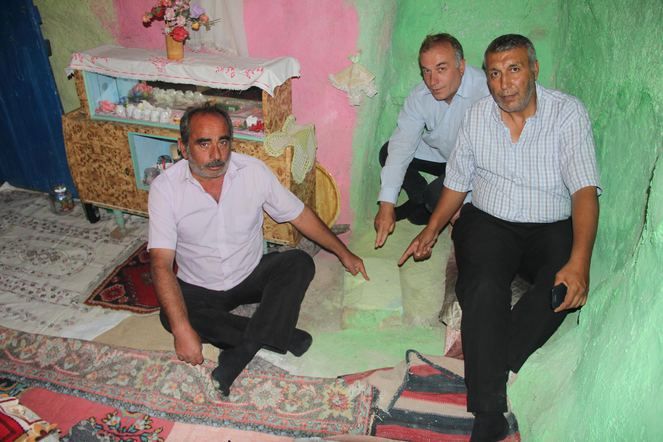 Evin ortasında duran taşın gizemi! 8