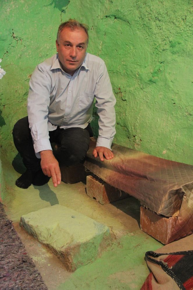 Evin ortasında duran taşın gizemi! 2
