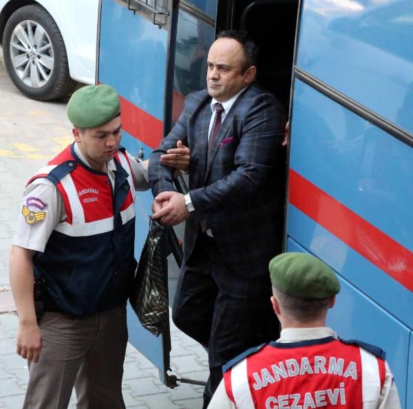 Kızının kayınpederiyle birlikte olup... 3