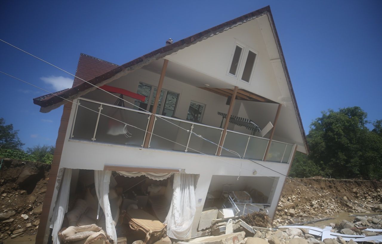 Kuvvetli yağış bu hale getirdi! 18