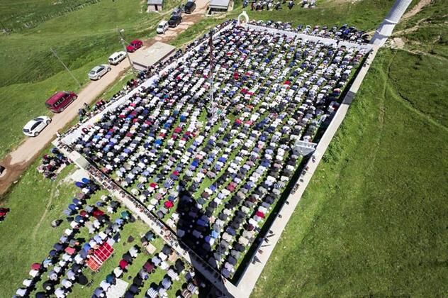 557 yıllık çift minareli üstü açık cami! 1