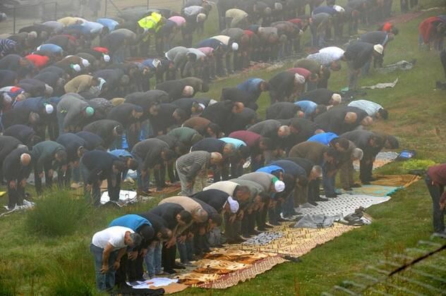 557 yıllık çift minareli üstü açık cami! 4