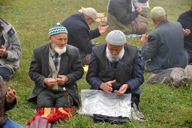 557 yıllık çift minareli üstü açık cami! 5