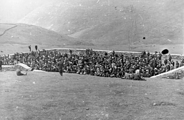 557 yıllık çift minareli üstü açık cami! 15