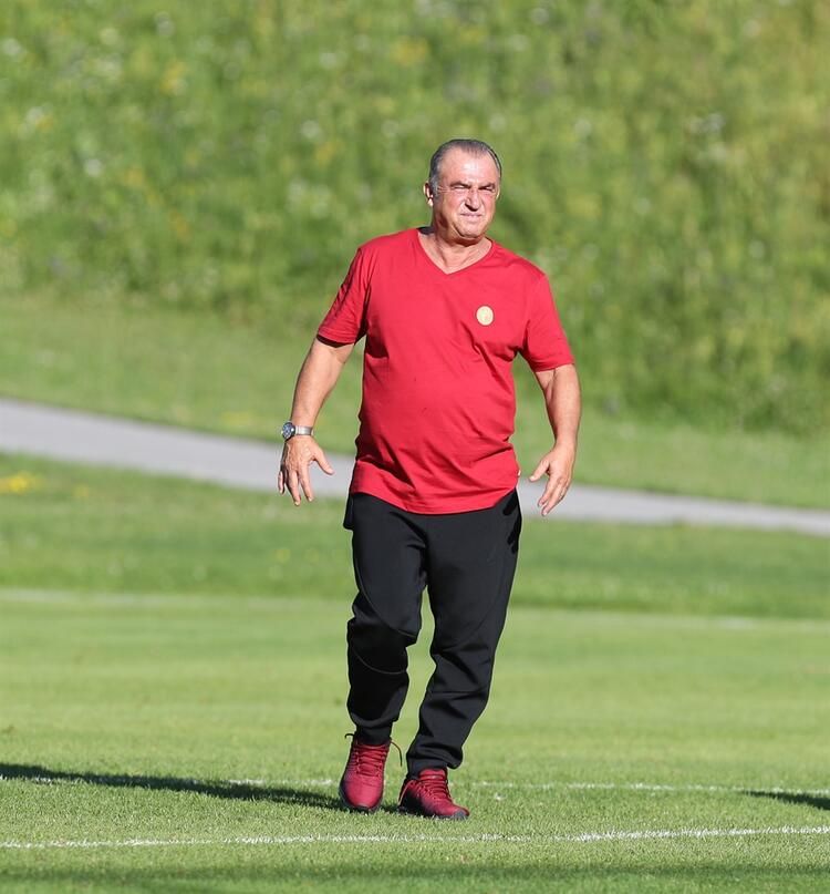 Antrenmana Fatih Terim damga vurdu! 2