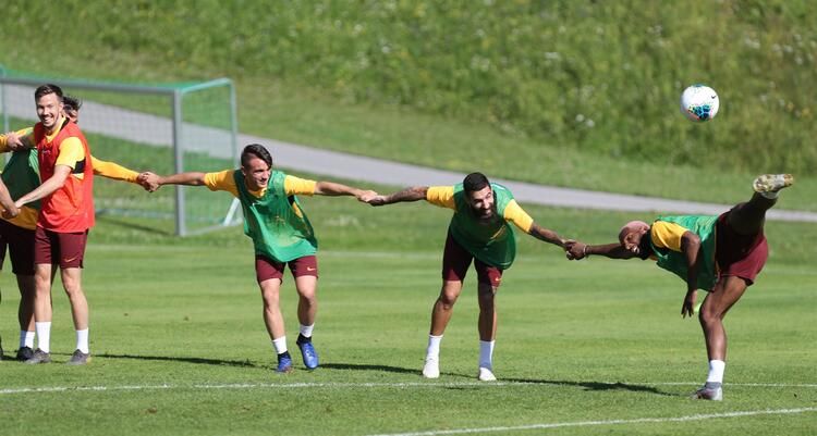 Antrenmana Fatih Terim damga vurdu! 5