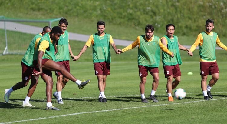 Antrenmana Fatih Terim damga vurdu! 13