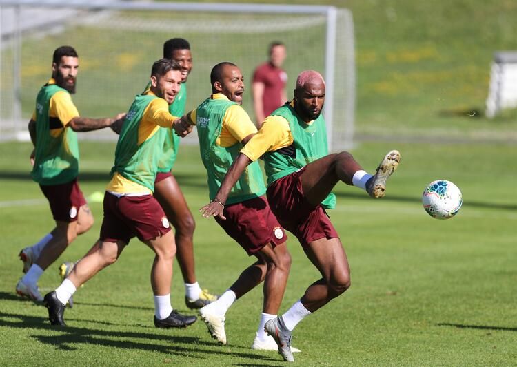 Antrenmana Fatih Terim damga vurdu! 14