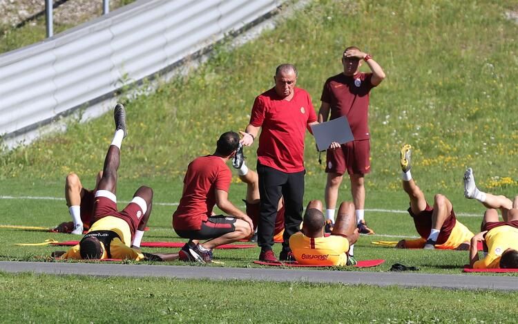Antrenmana Fatih Terim damga vurdu! 20