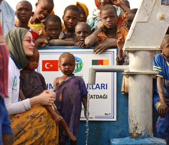 Gamze Özçelik yardıma muhtaç çocuklar ile bir araya geldi! 2
