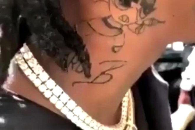 Ünlü rap yıldızı öyle bir yerine dövme yaptırdı ki! 5