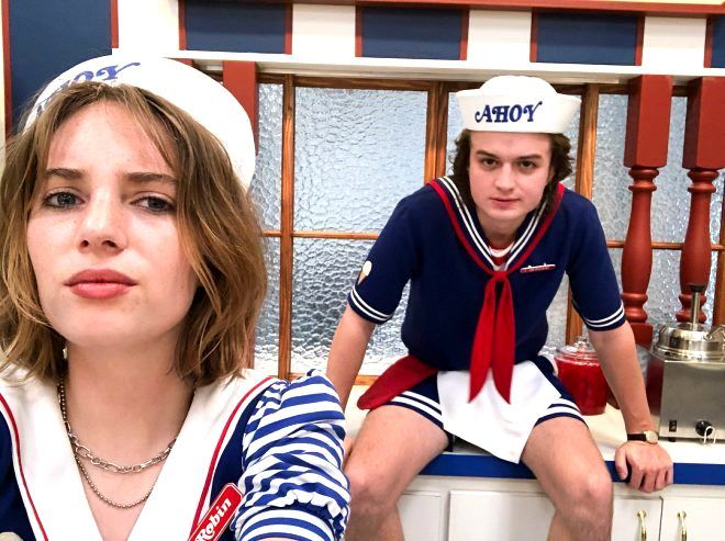 Stranger Things'in Robin'i, tarzıyla damga vurdu! 1