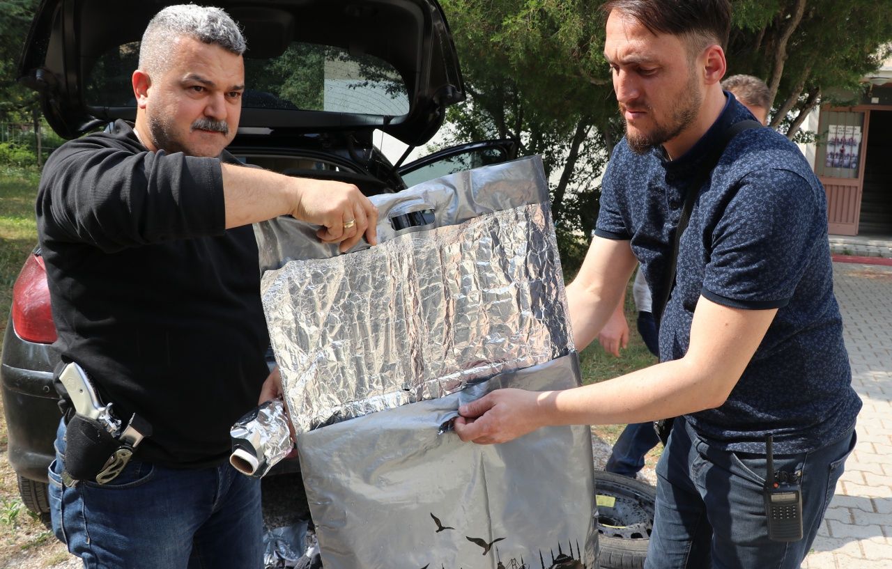 Düzeneği sütyene kurdular! 4