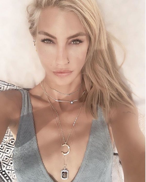 Fit fiziğiyle dikkatleri üzerine çekti! 1