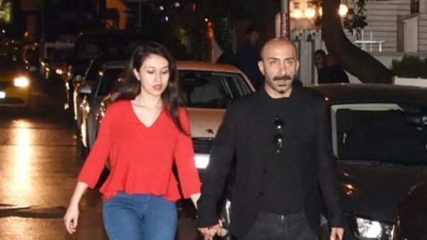 Ünlü oyuncu: Otel odamı yaktı, beni bıçakladı! 6