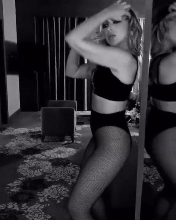 Ahmet Hakan'dan Hadise'ye zehir zemberek sözler! 1
