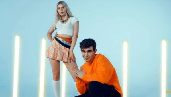 Aleyna Tilki ünlü YouTuber'ın üstüne kustu! 2