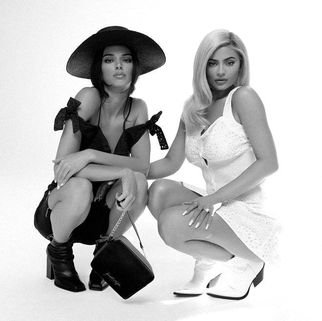 Kendall Kylie Jenner kardeşler, markaları için üstsüz poz verdi! 4