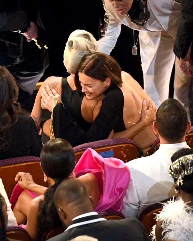 Lady Gaga sağ gösterip sol vurdu! 3