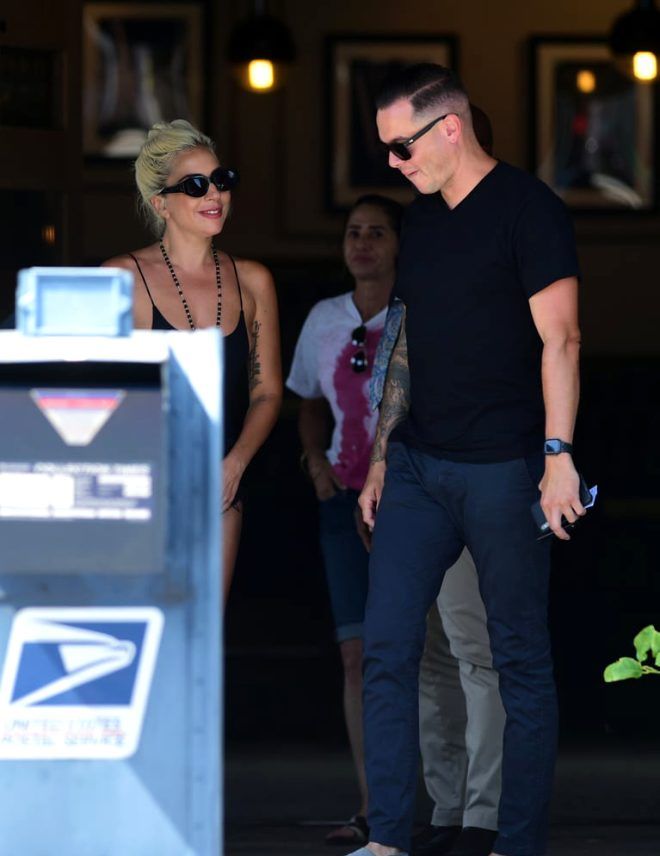 Lady Gaga sağ gösterip sol vurdu! 4