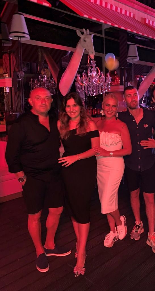 Cahide Alaçatı'da görkemli parti! 12