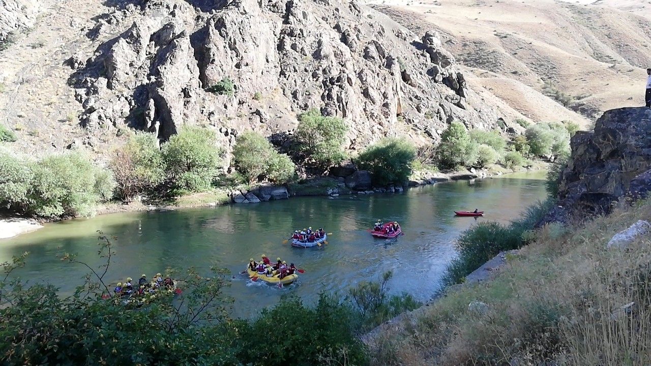 Binali Yıldırım memleketinde rafting yaptı! 4