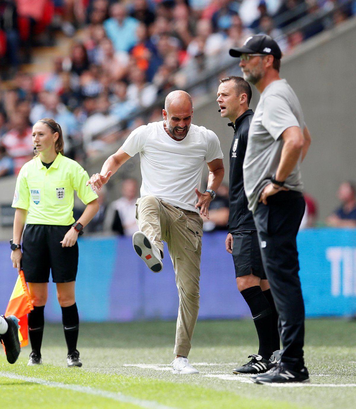 Pep Guardiola bu hareketiyle tarihe geçti! 4