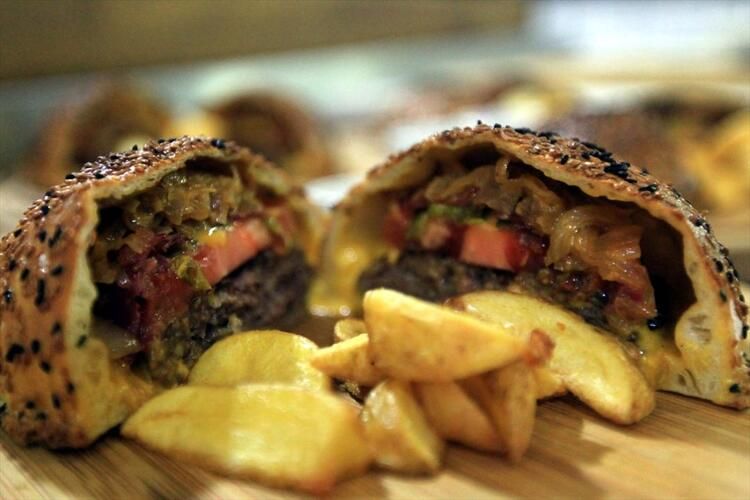 Bu hamburgerin dünyada eşi benzeri yok! 1