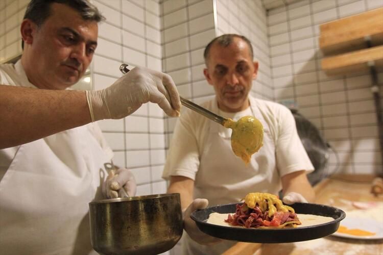 Bu hamburgerin dünyada eşi benzeri yok! 8