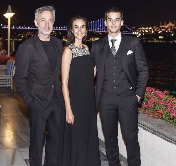 Mehmet Aslantuğ'dan tepki çeken paylaşım! 1