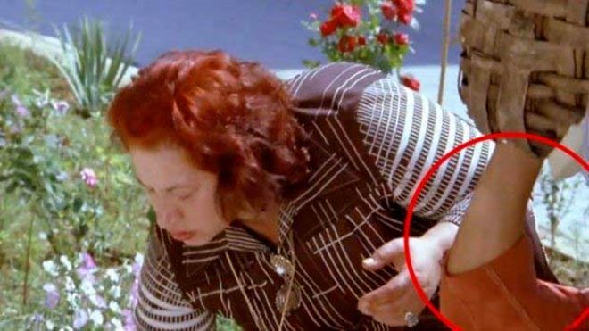 Yeşilçam filmlerinde gözden kaçan hatalar! 2