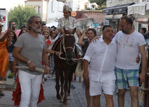 Yılmaz Vural'dan Junior Yılmaz'a ilginç sünnet düğünü! 11