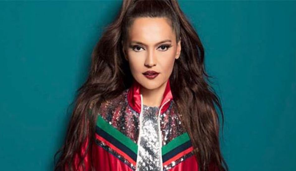 O gece Rihanna'yı derinden sarstı! 20