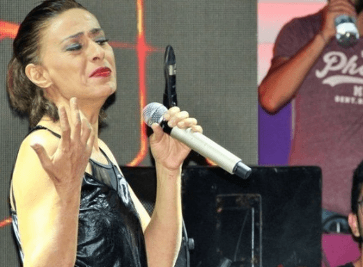 O gece Rihanna'yı derinden sarstı! 31