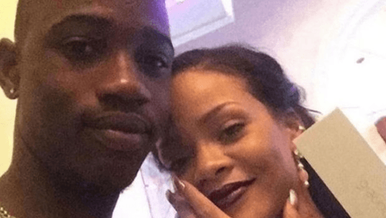 O gece Rihanna'yı derinden sarstı! 39