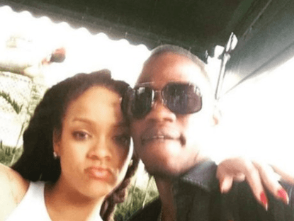 O gece Rihanna'yı derinden sarstı! 40