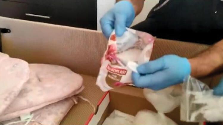 Lüks rezidansa polis operasyonunda yakalandılar! 4