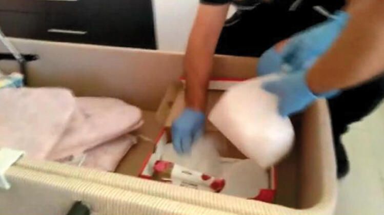 Lüks rezidansa polis operasyonunda yakalandılar! 6