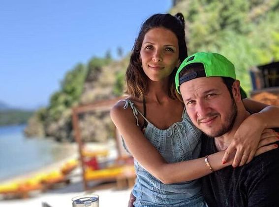 Şahan Gökbakar ailesini yanından ayırmayacak! 3