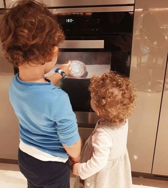 Şahan Gökbakar ailesini yanından ayırmayacak! 4