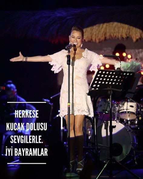 Ünlülerden bayram mesajları! 1