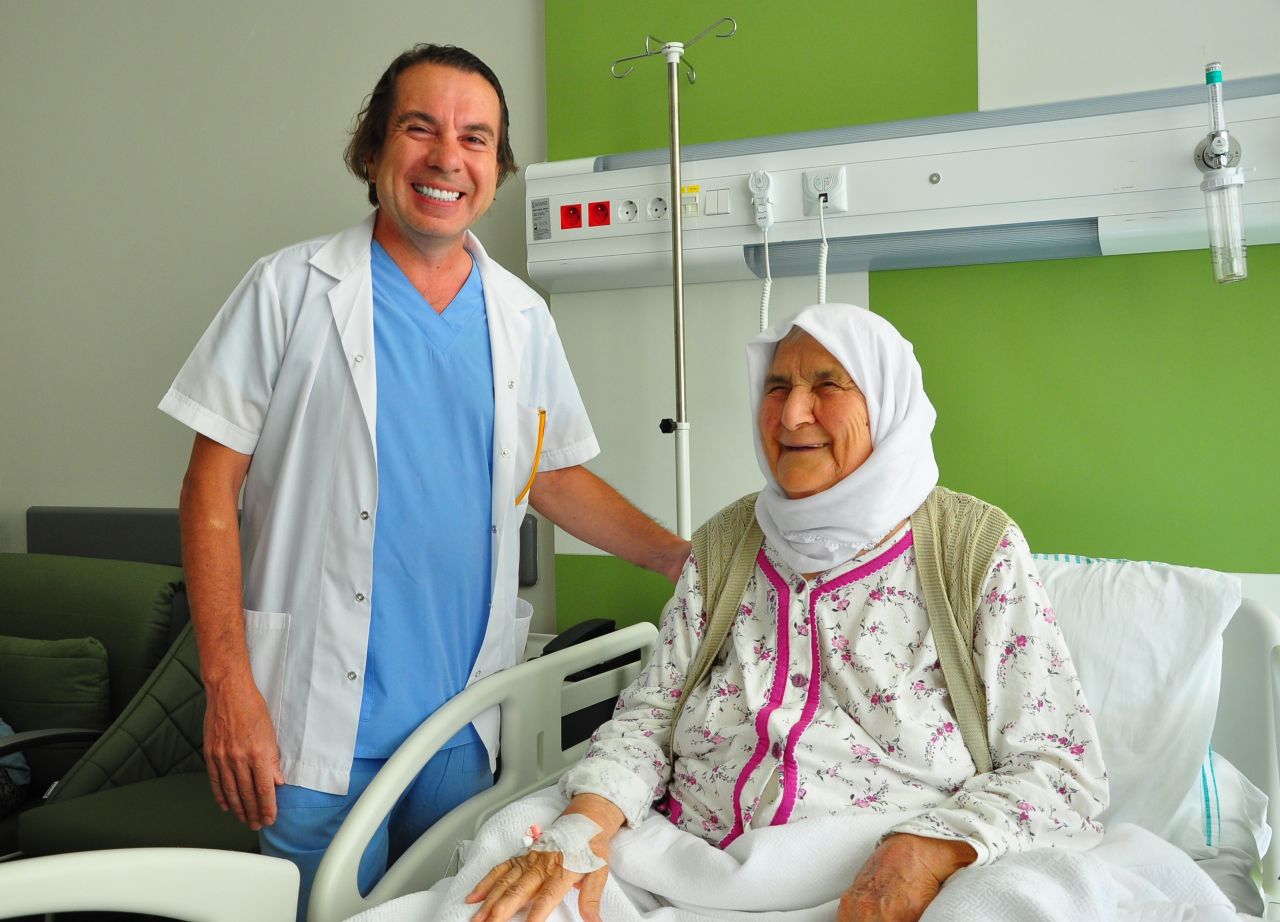 Karnından çıktı: Tam 12 kilo! 1