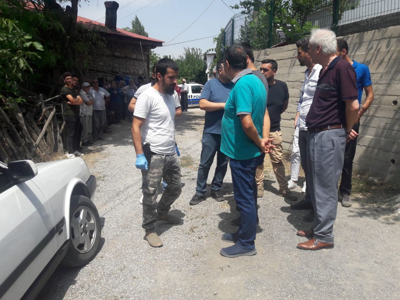 Bir gün arayla intihar ettiler! 11