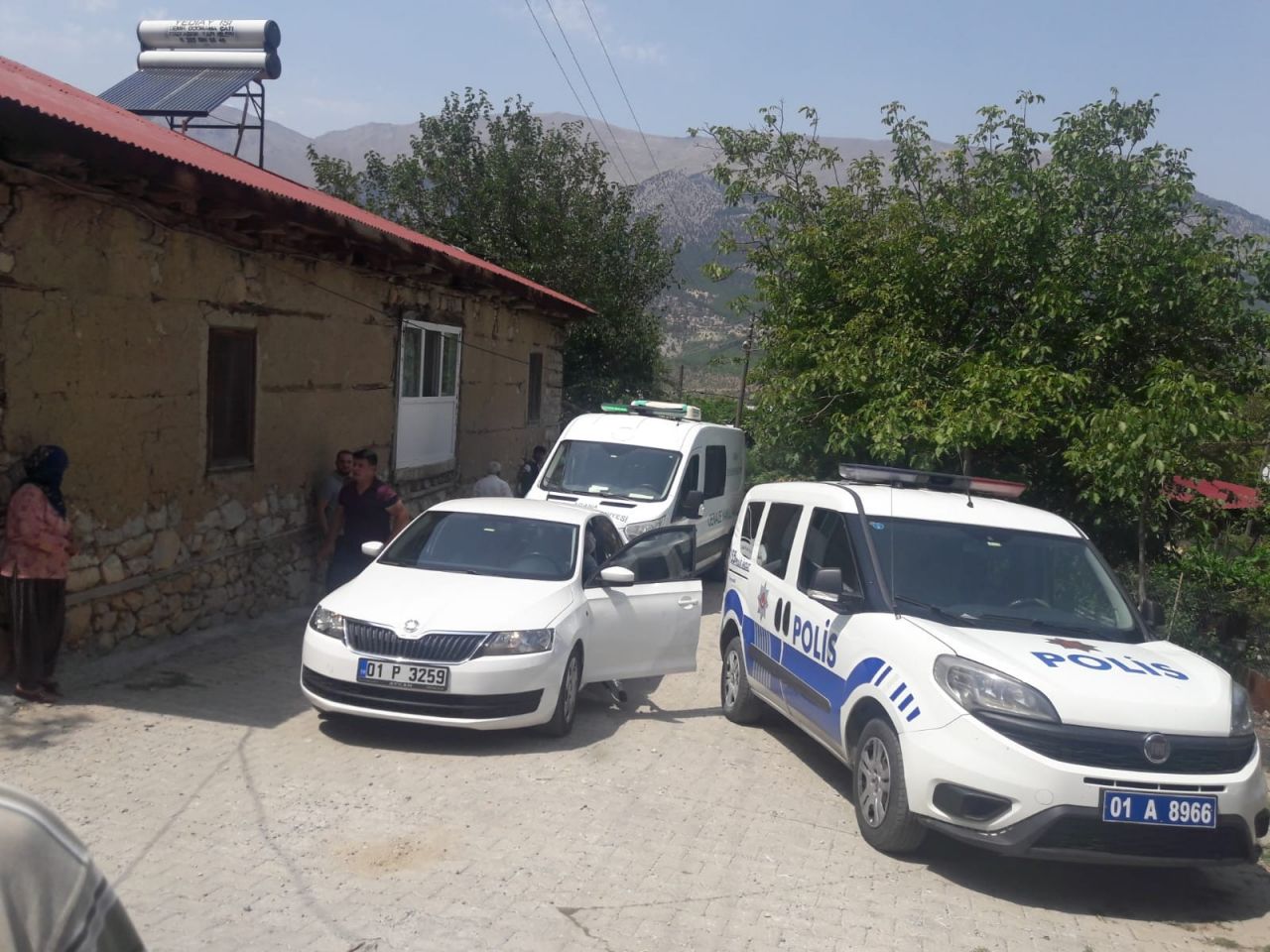 Bir gün arayla intihar ettiler! 1