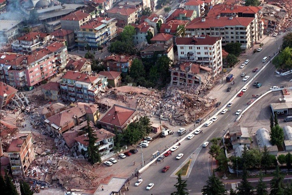 Büyük felaketin üzerinden 20 yıl geçti! 14