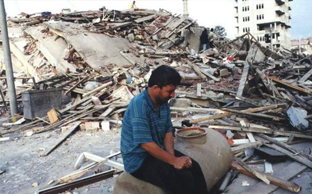 Büyük felaketin üzerinden 20 yıl geçti! 15