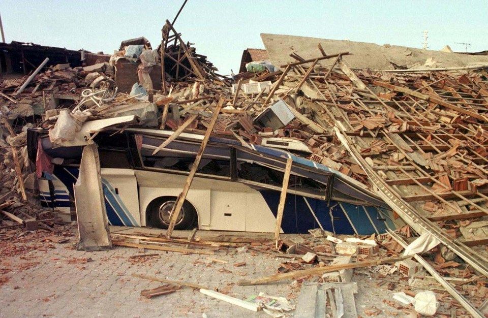 Büyük felaketin üzerinden 20 yıl geçti! 16