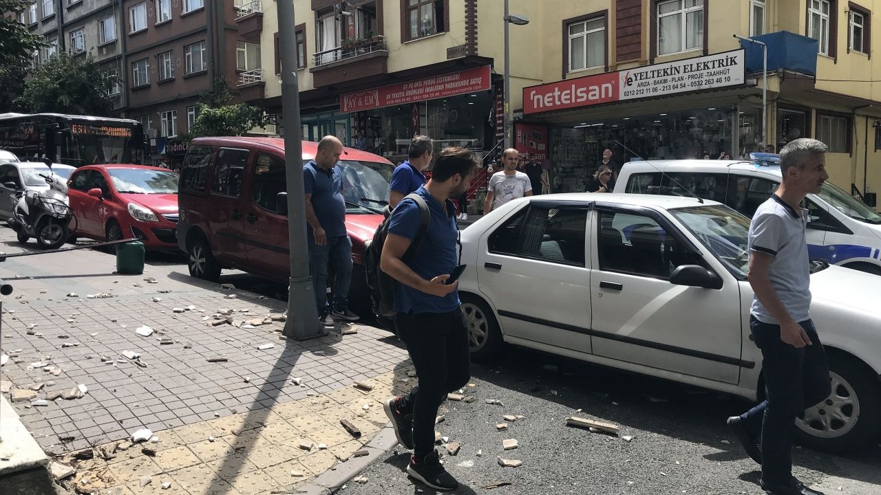 İstanbul'un göbeğinde başına taş yağdı! 3